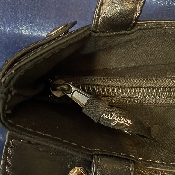 Thirty One Purse - Picture 6 of 8